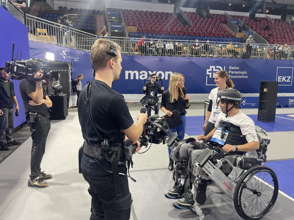 Robot for paralyzed people