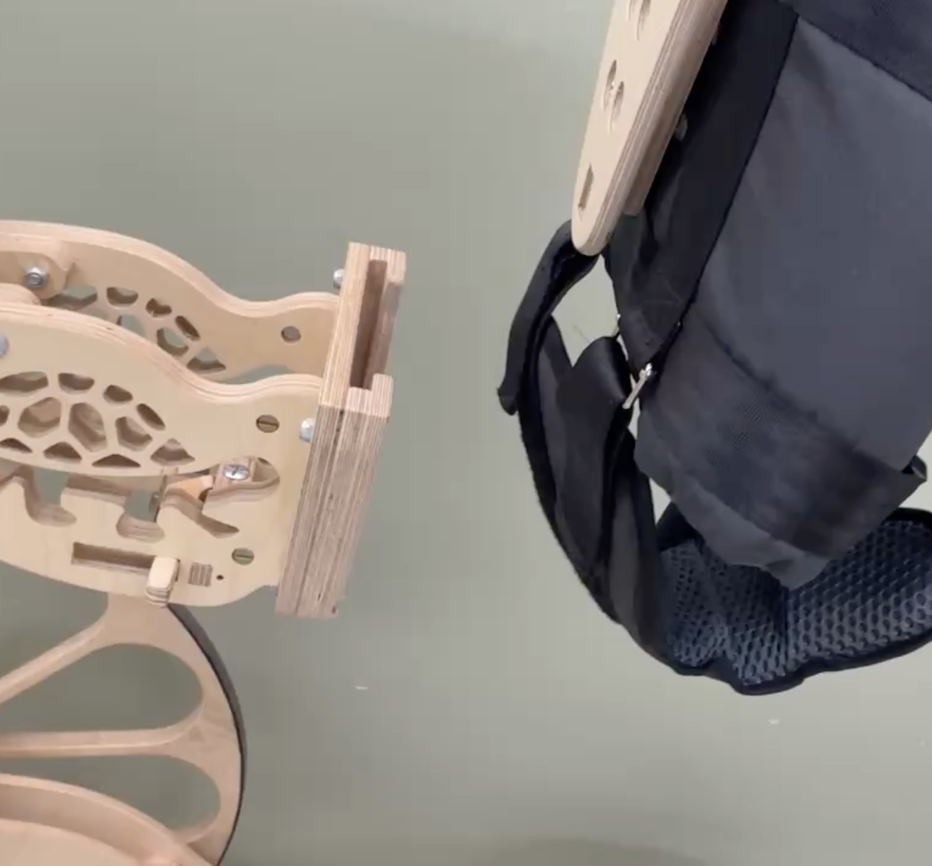 Clicking the harness system in