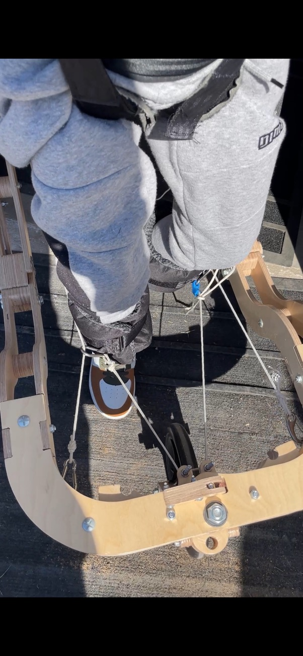 Cable guide for the feet